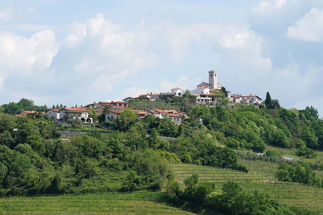 Goriška Brda Cherry & Wine Festival (Praznik Češenj in Vina) — Šmartno (Goriška Brda), Slovenia