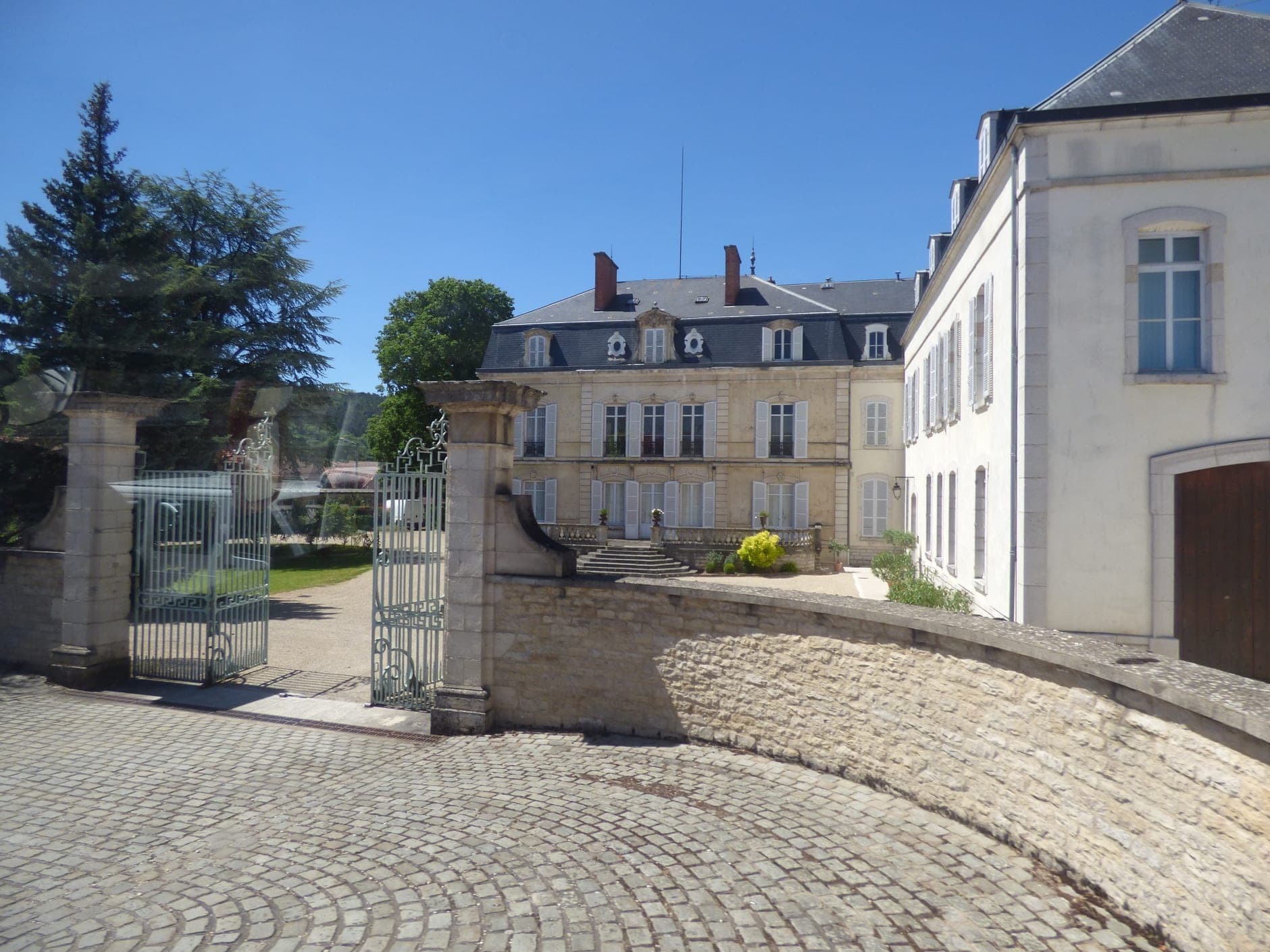 Côte de Nuits Wine Travel Guide (Burgundy, France)