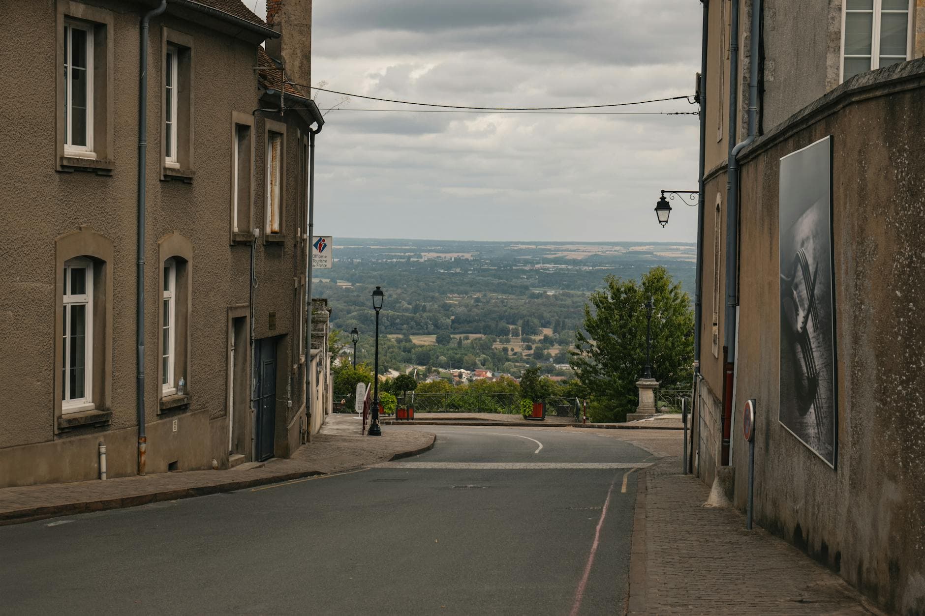 Old World vs New World Wine: What Every Traveller Should Know