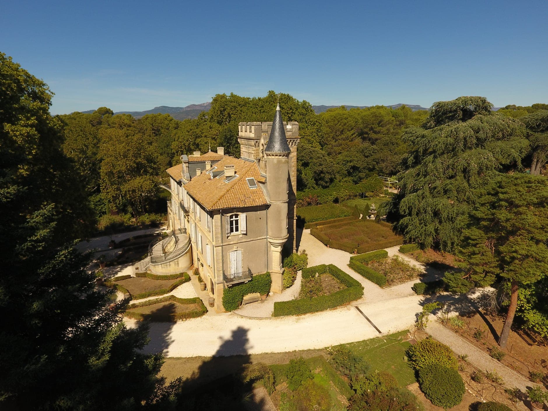 Montpellier Wine Travel Guide (Languedoc-Roussillon, France)