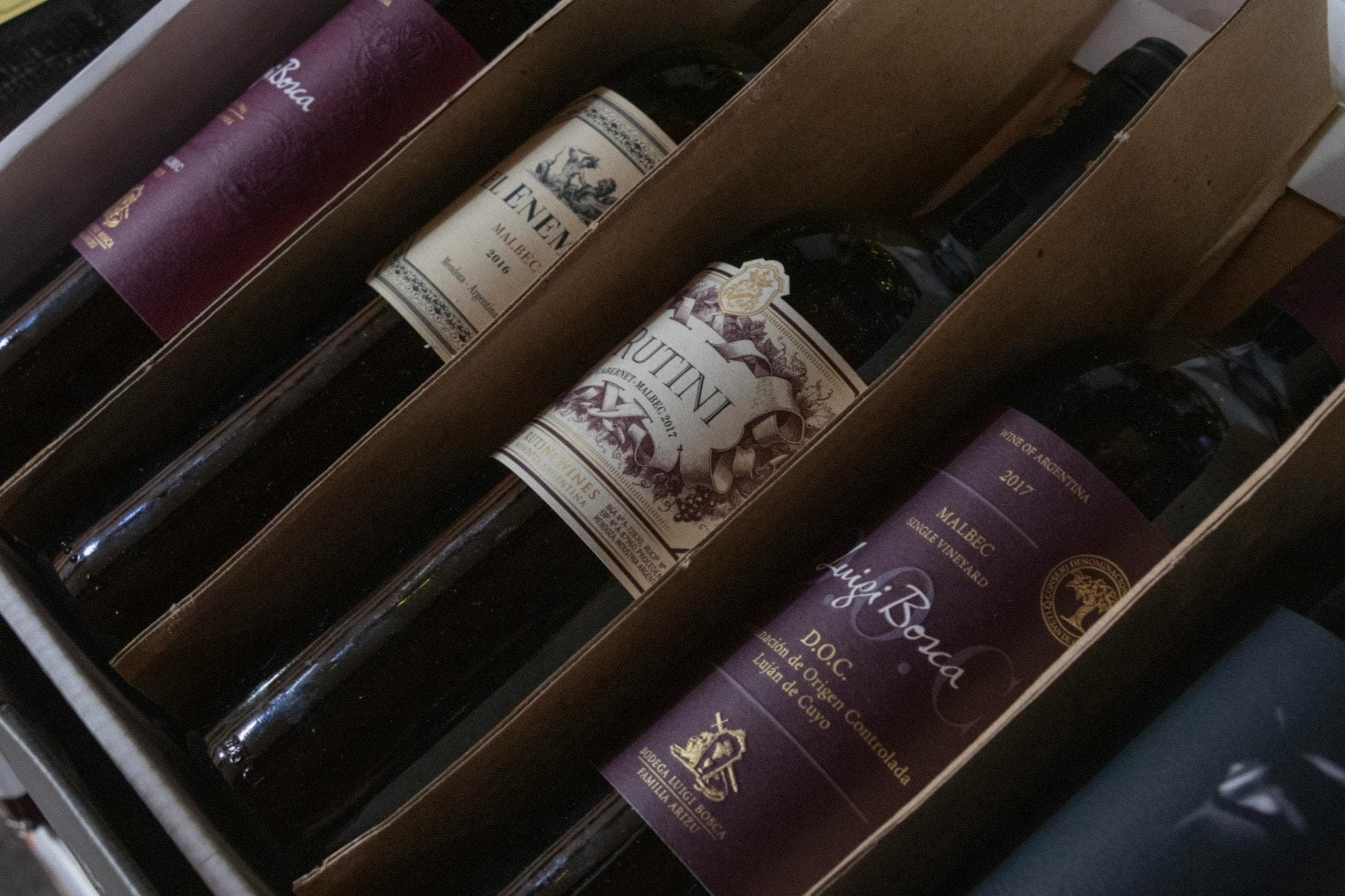 How to Read a Wine Label — European & New World Guide