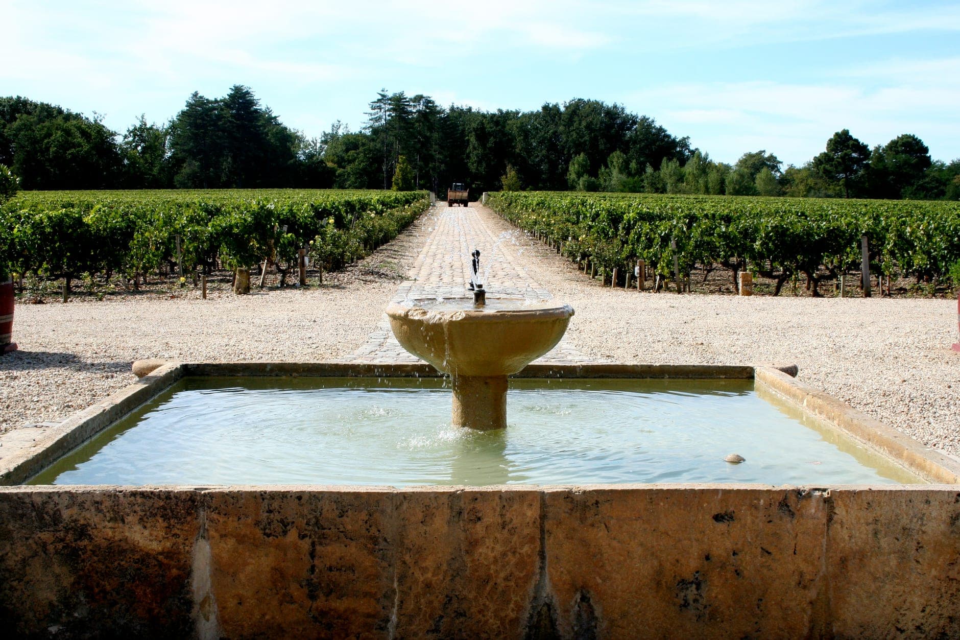 Pessac-Léognan Wine Travel Guide (Bordeaux, France)